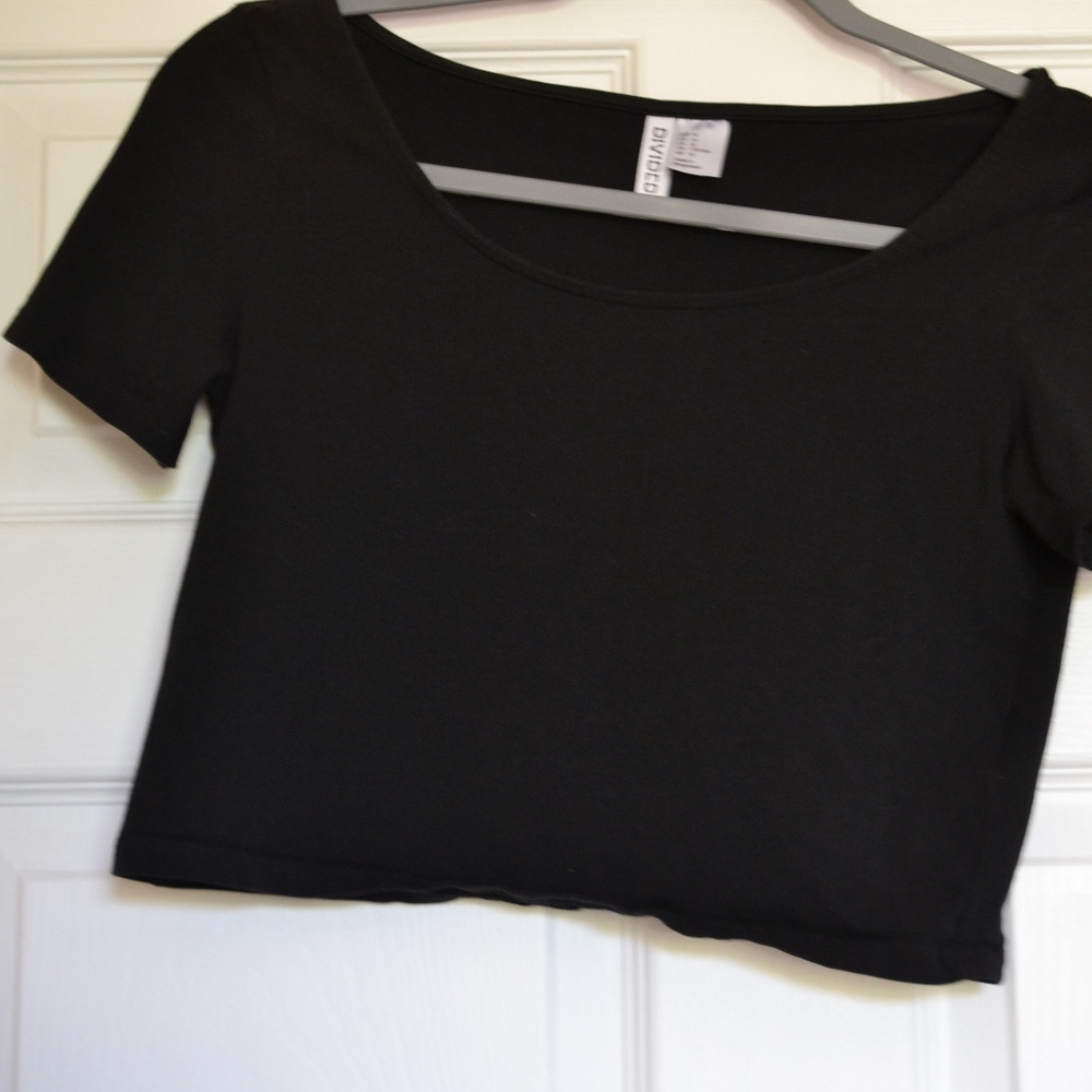 Black crop top